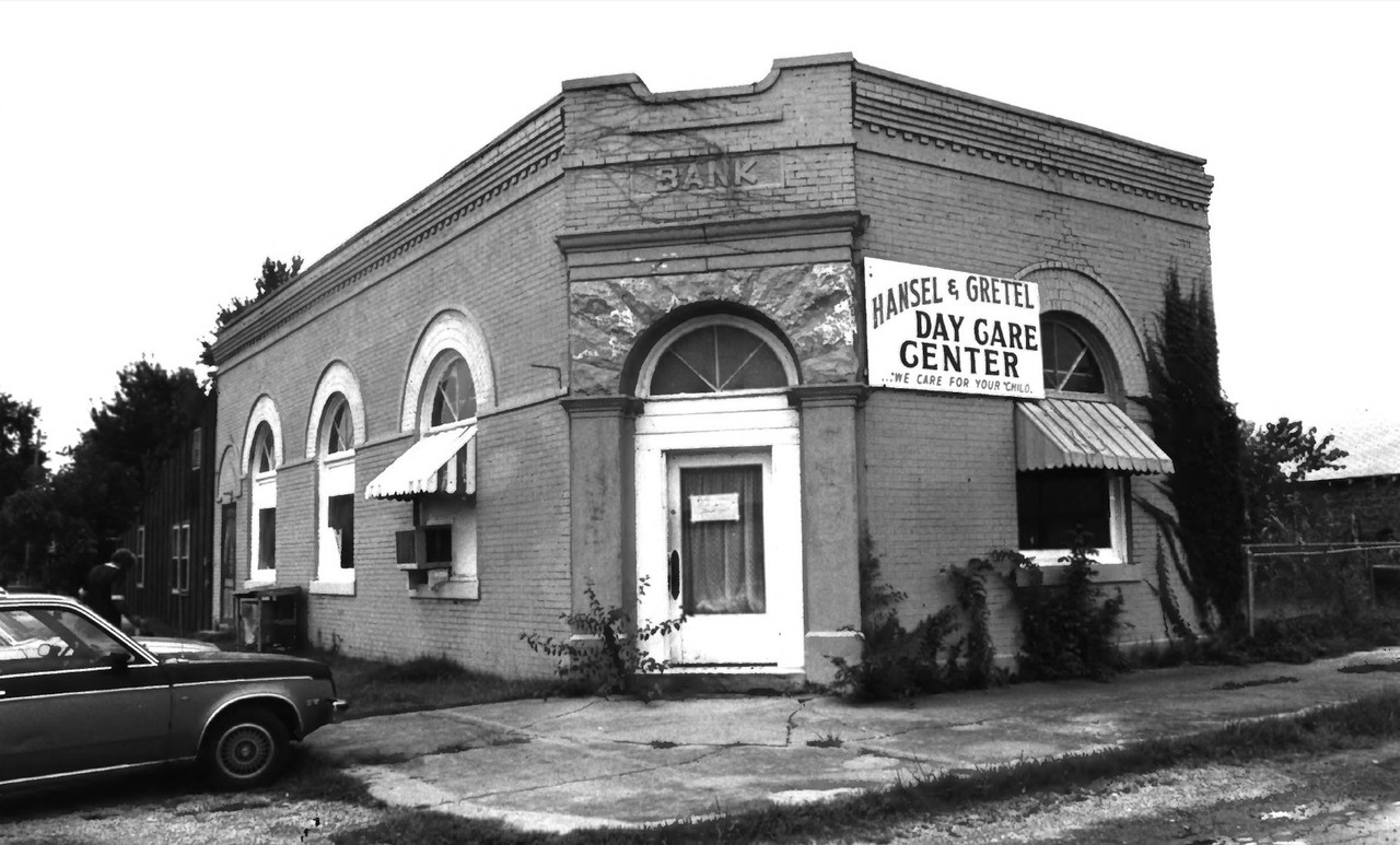 Picture for article "Chouteau, OK"