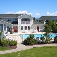 Briarwood Commons Apartments logo