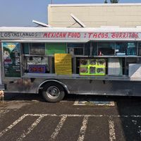 Los Chilangos Food Truck logo