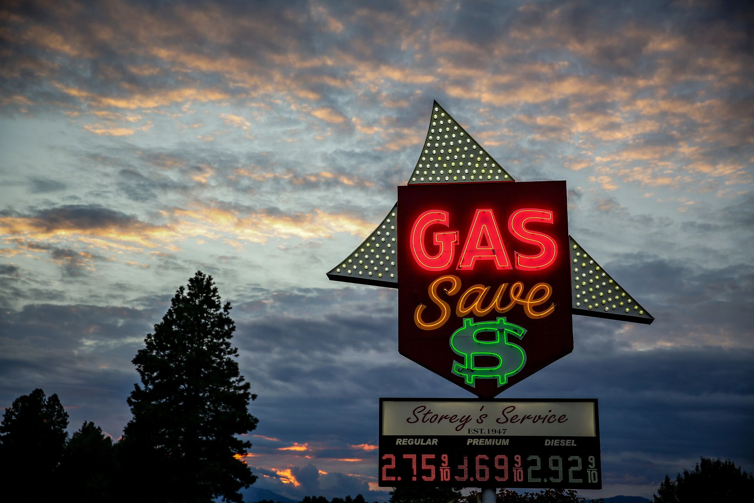 Storey Service Station logo