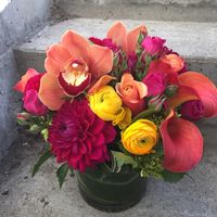 Loves Me Flowers logo