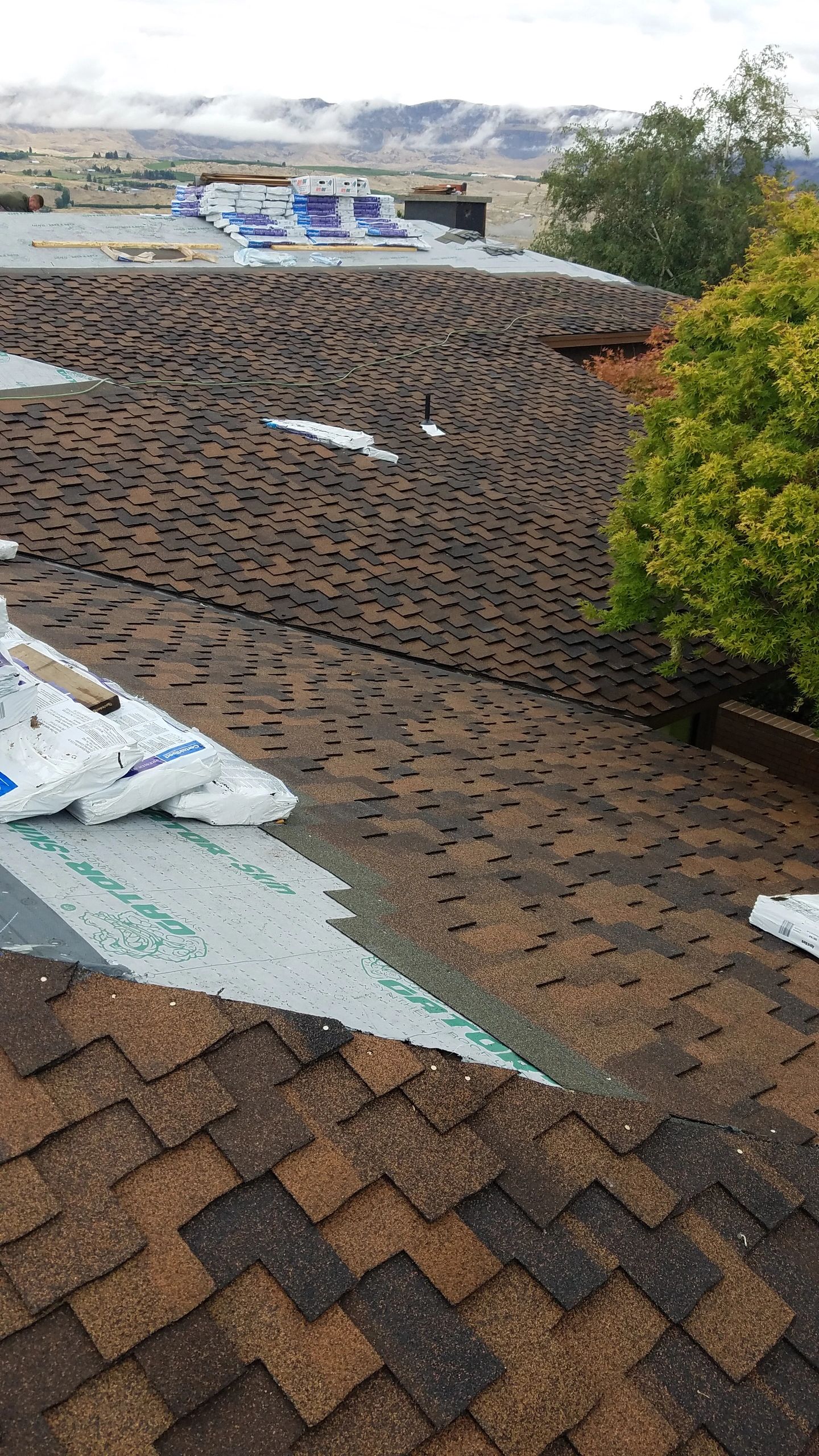 Titan Roofing Cw logo