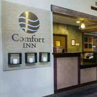 Comfort Inn I-17 & I-40 logo