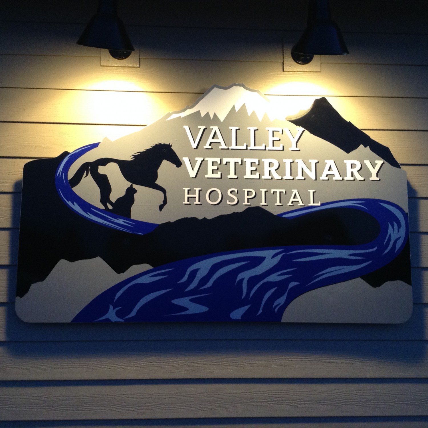 Valley Veterinary Hospital logo