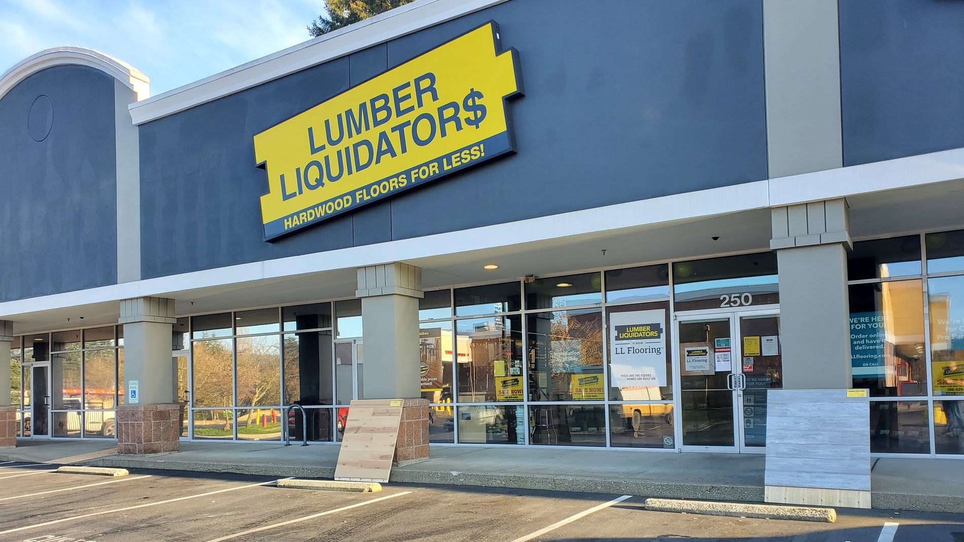 Ll Flooring (Lumber Liquidators) logo