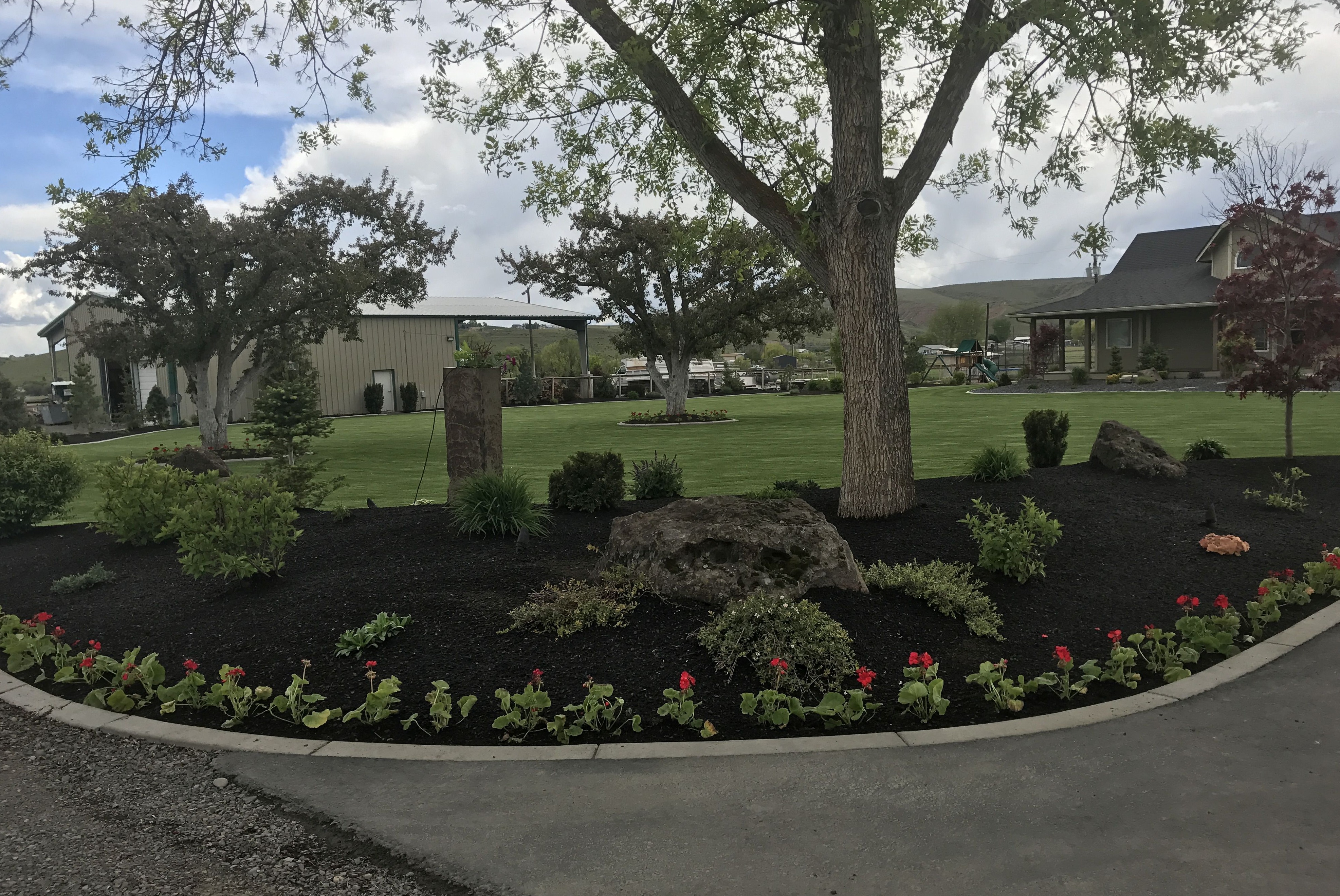 Russell Landscaping logo