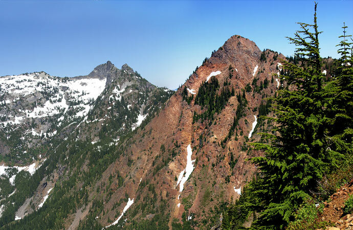Snoqualmie Pass Hideaways logo
