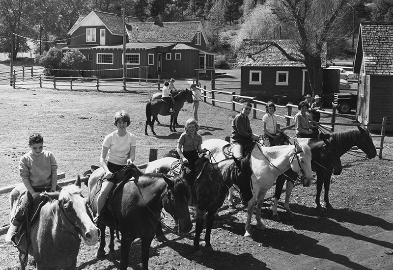 Flying Horseshoe Ranch logo