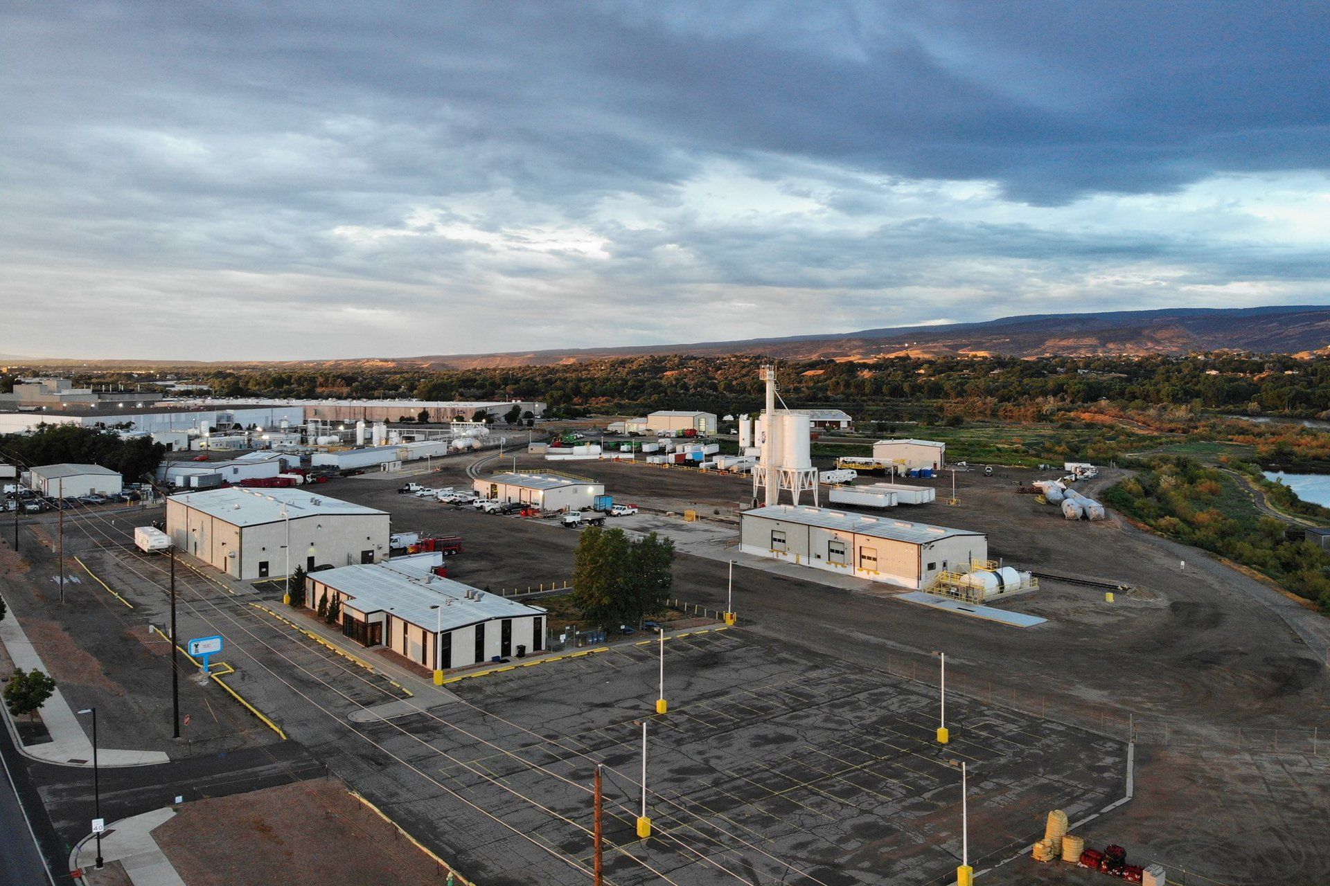 Rocky Mountain Rail & Storage Llc logo