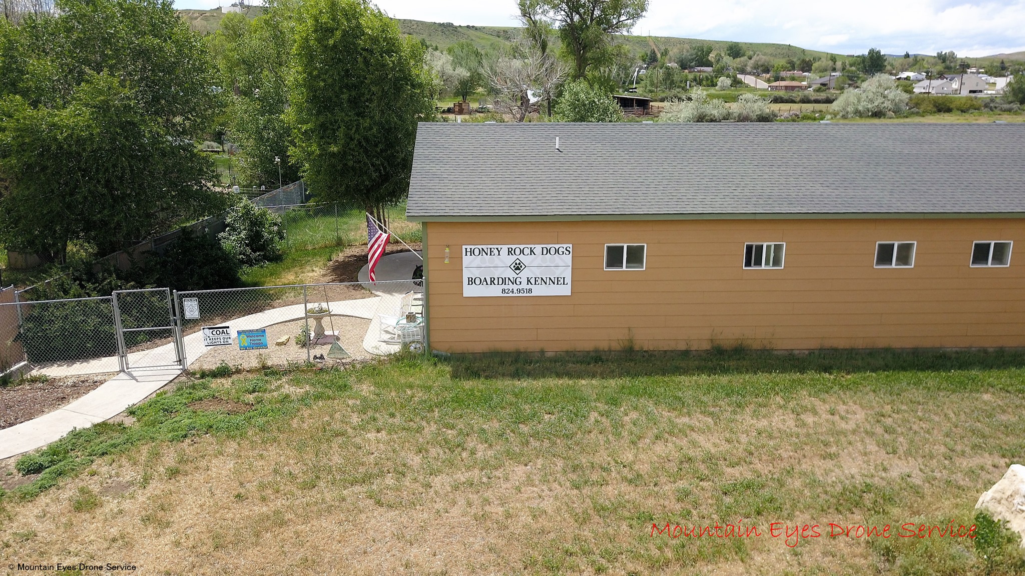 Honey Rock Dogs Boarding Kennel logo