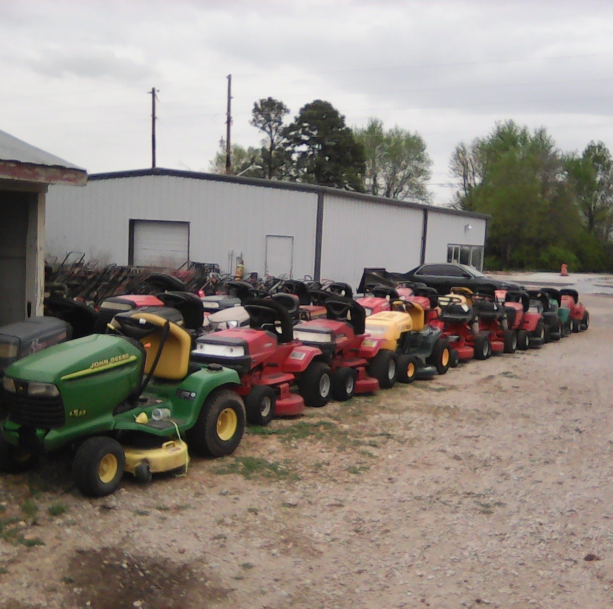 Joe's Lawn & Garden logo