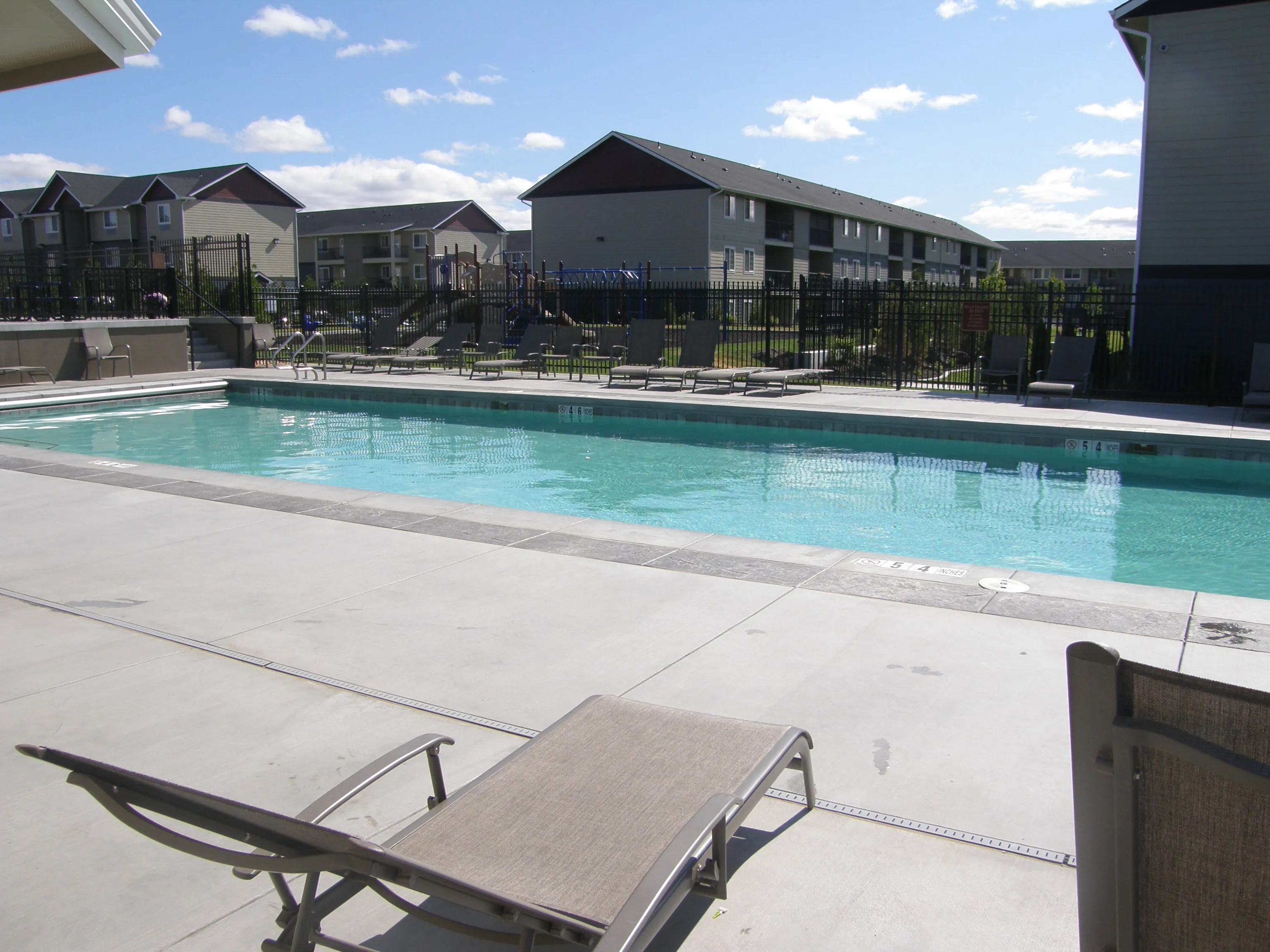 Castle Creek Apartment logo