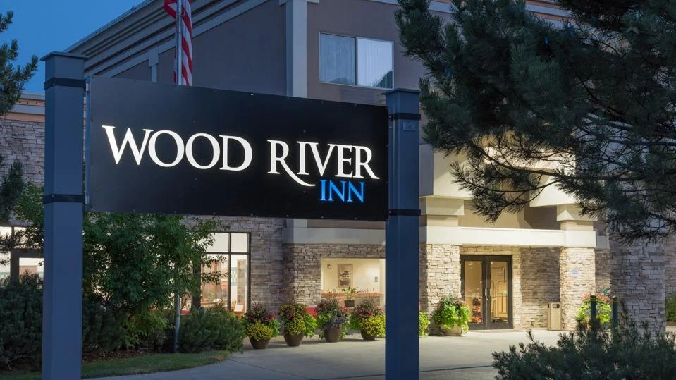 Wood River Inn & Suites logo