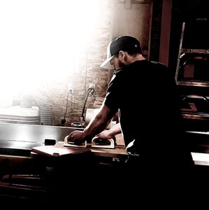 Am Woodwork & Design logo